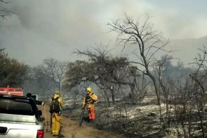 Llovió en Córdoba después de 5 meses y se extinguieron todos los focos de incendio en las sierras