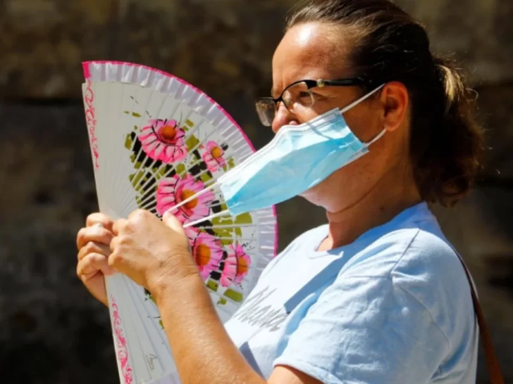 Tapabocas y golpe de calor: cómo cuidarse este verano