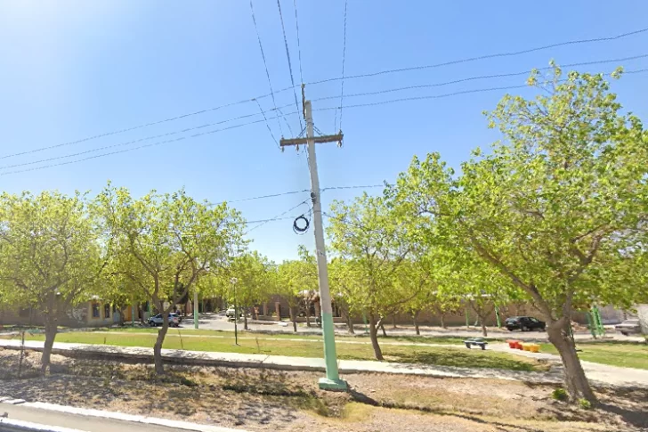 Un hombre de 40 años subió a un techo, manipuló una conexión eléctrica y falleció