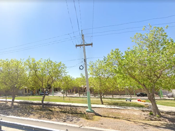 Un hombre de 40 años subió a un techo, manipuló una conexión eléctrica y falleció