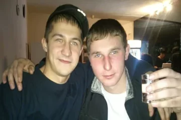 Mató a su amigo al ver su teléfono y descubrir que había abusado de su hija de 8 años Mató a su amigo al ver su teléfono y descubrir que había abusado de su hija de 8 años