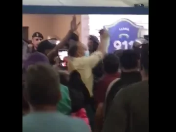 Berni, duramente increpado por el crimen del quiosquero en Ramos Mejía Berni, duramente increpado por el crimen del quiosquero en Ramos Mejía