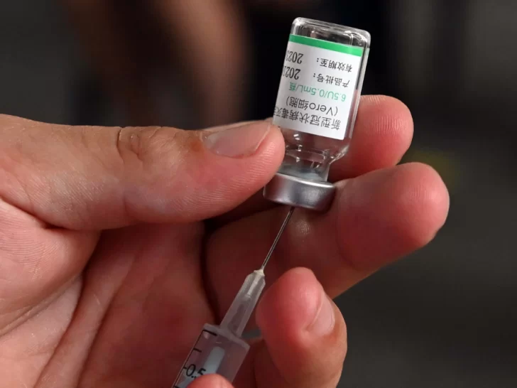 Llegan hoy al país más de 800.000 dosis de vacunas Sinopharm contra el coronavirus Llegan hoy al país más de 800.000 dosis de vacunas Sinopharm contra el coronavirus