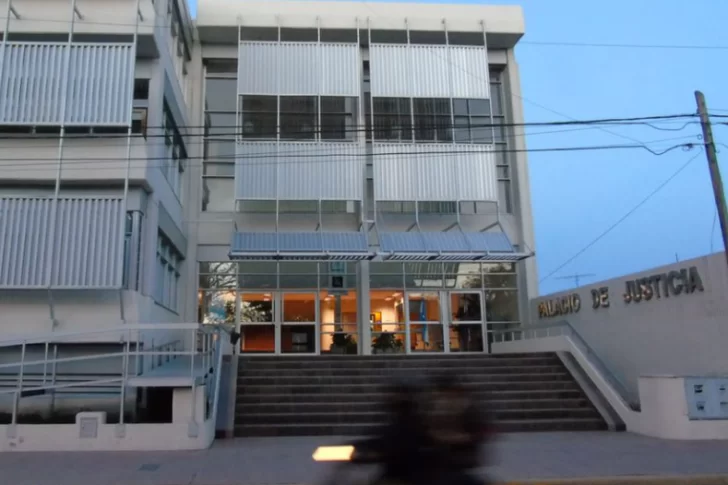 Córdoba: tres hombres, acusados de violar a una chica de 17 años a la salida de un boliche