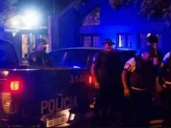 Se bajó a comprar y le robaron el auto con su hija de 5 años adentro Se bajó a comprar y le robaron el auto con su hija de 5 años adentro