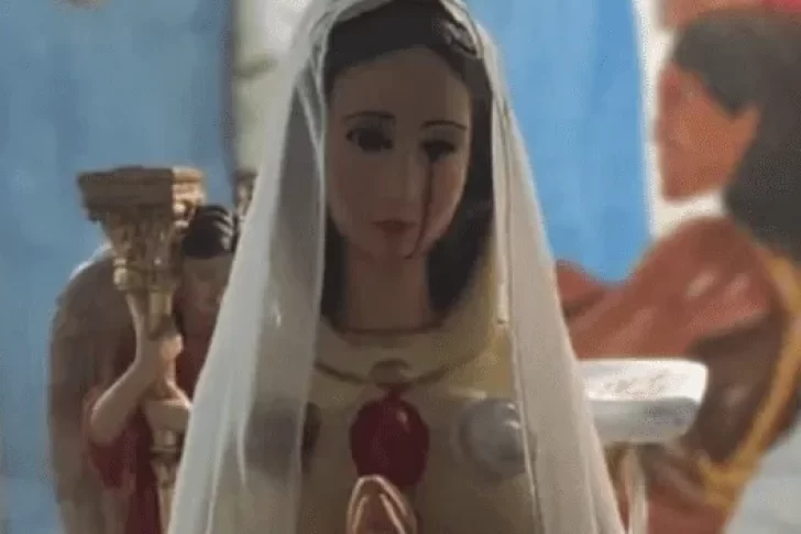 Afirman que grabaron llorando sangre a la Virgen de la Rosa Mística