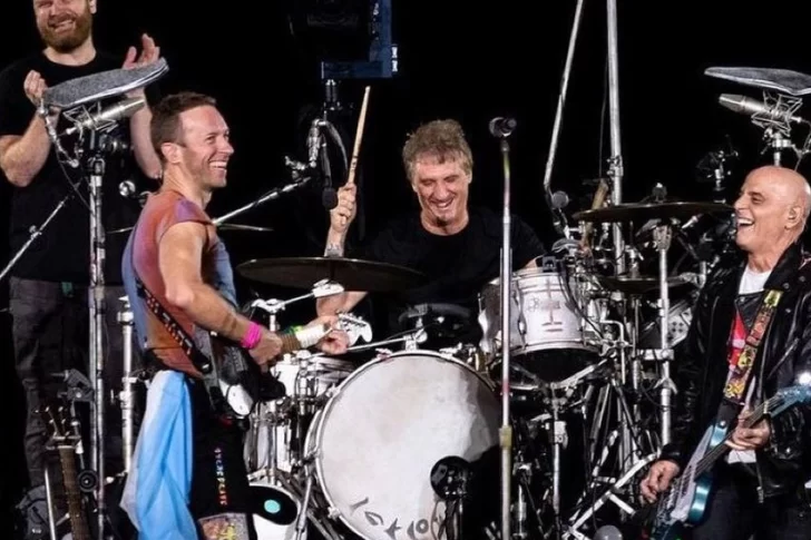 Coldplay hizo un tributo a Soda Stereo junto a Charly Alberti y Zeta Bosio