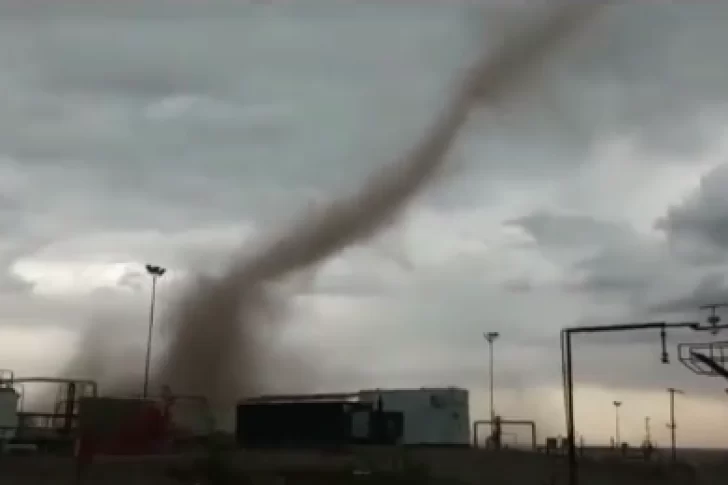 [VIDEO] Captaron un enorme tornado en el Sur de Mendoza