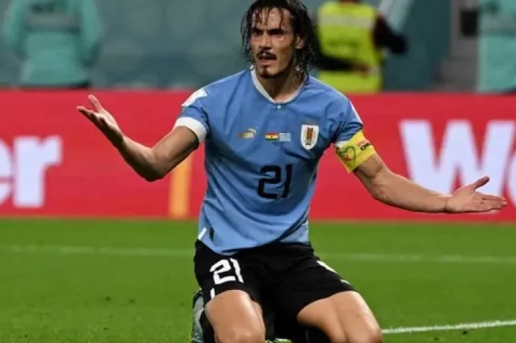 La furia de Cavani con el VAR por la eliminación de Uruguay se hizo viral