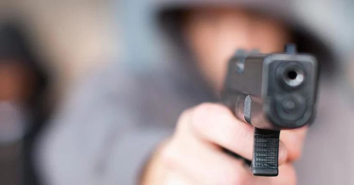 A punta de pistola robaron celulares y 13.000 pesos en una clínica odontológica A punta de pistola robaron celulares y 13.000 pesos en una clínica odontológica