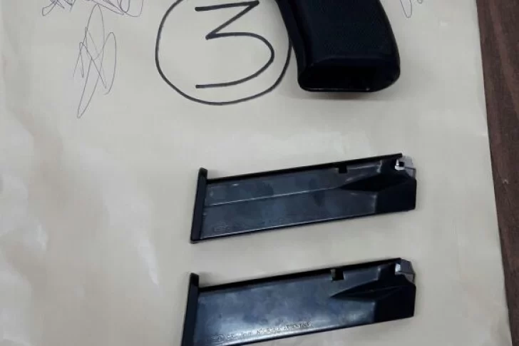 Todo lo que se incautó en el allanamiento en el Barrio Echeverría