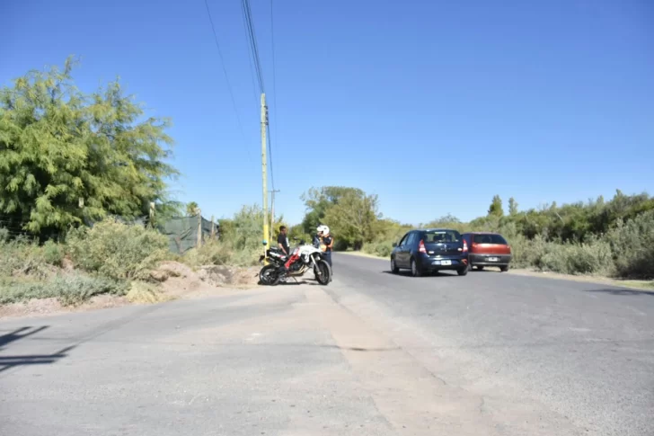 Un hombre perdió el control de su auto, chocó contra un árbol y murió Un hombre perdió el control de su auto, chocó contra un árbol y murió