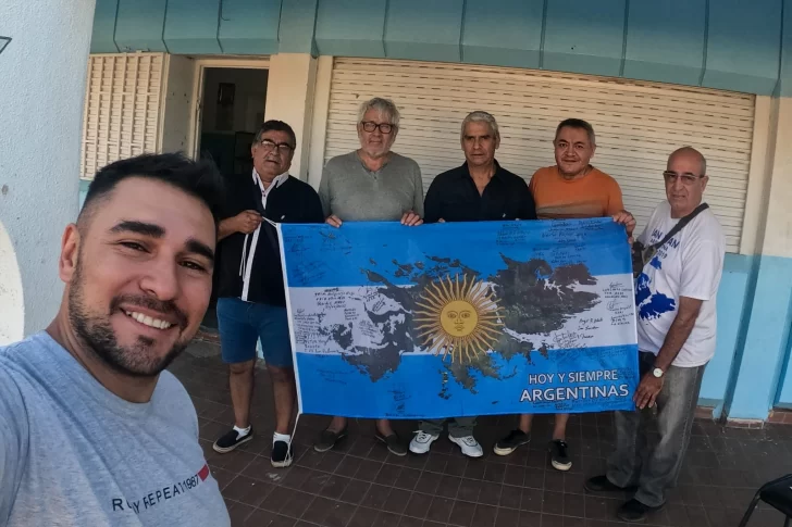 El motoquero que recogió en San Juan historias de excombatientes y planea recorrer todo el país