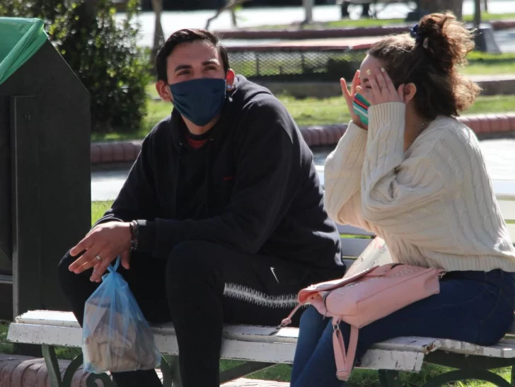 Coronavirus: se duplicaron los contagios en una semana y creció el número de internados