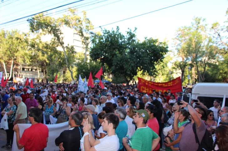 Multitudinaria marcha en San Juan de distintos sectores contra la reforma previsional