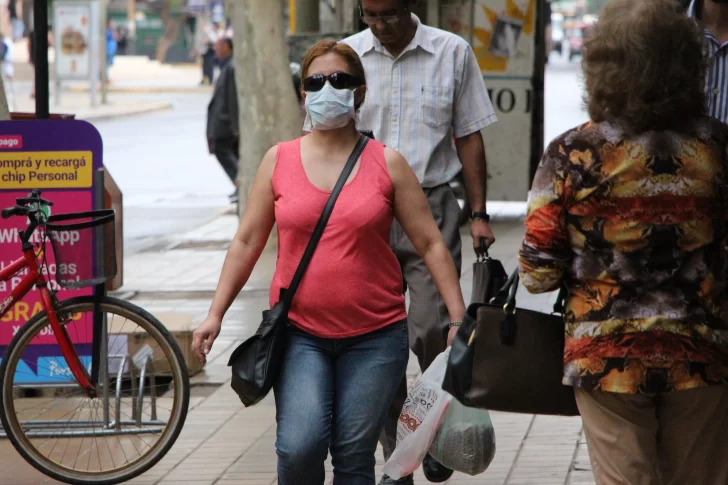 Fuerte respaldo a que vuelvan a abrir los comercios y oposición a las reuniones sociales