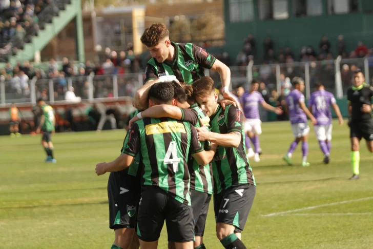 Gobierno negocia para conseguir gasoil para los micros, pero no descarta reducir frecuencias