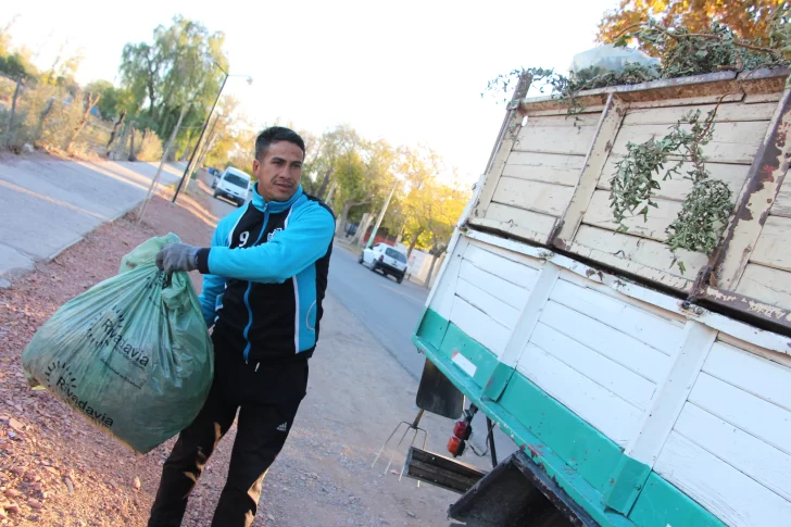 La vida del “Fino” Balmaceda, entre su trabajo de recolector de residuos y su amor por el fútbol