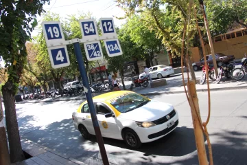 Indignación de los usuarios de colectivos por el paro: “Siempre perjudica a los que trabajamos” Indignación de los usuarios de colectivos por el paro: “Siempre perjudica a los que trabajamos”