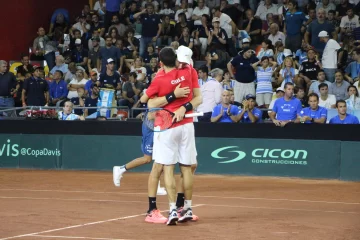 Argentina no pudo contra Chile en dobles y dejó al equipo albiceleste 2-1 abajo Argentina no pudo contra Chile en dobles y dejó al equipo albiceleste 2-1 abajo