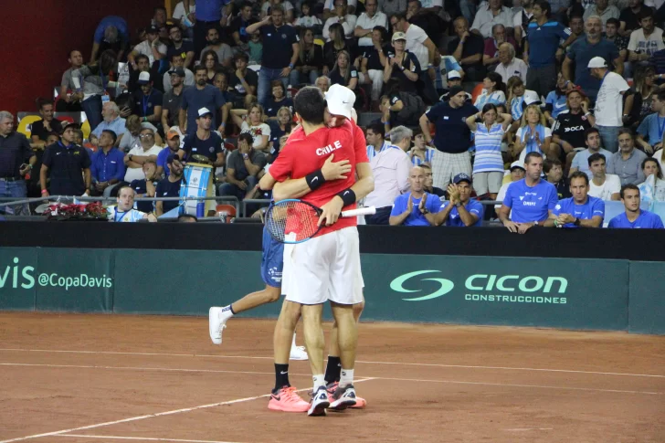 Argentina no pudo contra Chile en dobles y dejó al equipo albiceleste 2-1 abajo