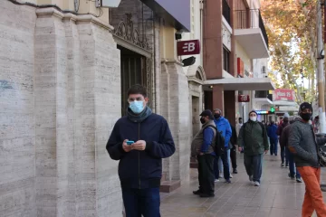 Mucho movimiento en el microcentro, pero con respeto por los protocolos Mucho movimiento en el microcentro, pero con respeto por los protocolos