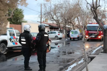 Una falla eléctrica en un vehículo sería la principal hipótesis del incendio en Rawson