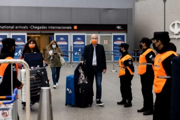 Ingreso al país: no exigirán PCR a argentinos y residentes con vacunación completa Ingreso al país: no exigirán PCR a argentinos y residentes con vacunación completa