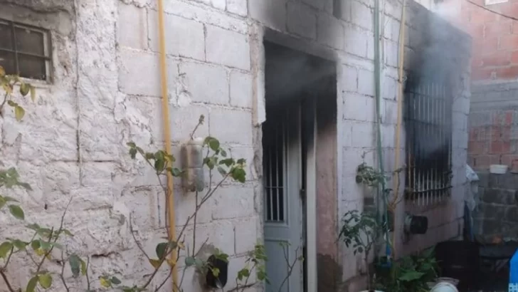 Puso a secar los acolchados sobre el calefactor y generó un incendio Puso a secar los acolchados sobre el calefactor y generó un incendio