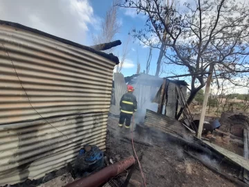 Una mujer debió ser asistida tras un incendio en su vivienda Una mujer debió ser asistida tras un incendio en su vivienda
