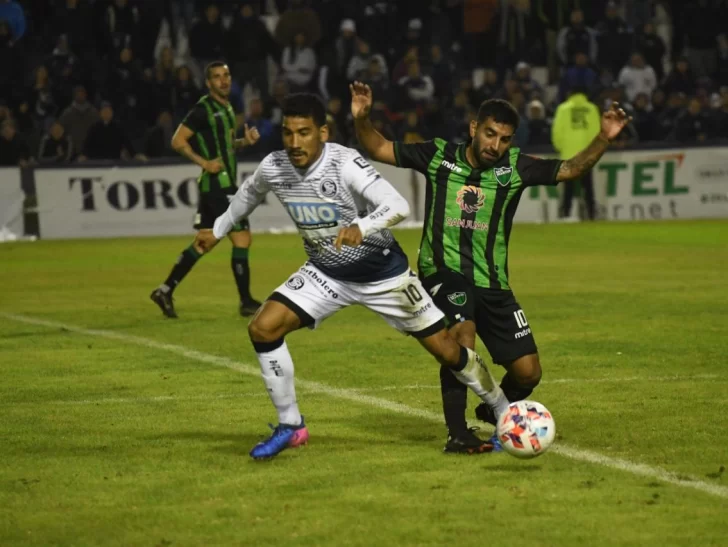 San Martín y un punto que suma: empató sin goles en su visita a Independiente Rivadavia San Martín y un punto que suma: empató sin goles en su visita a Independiente Rivadavia