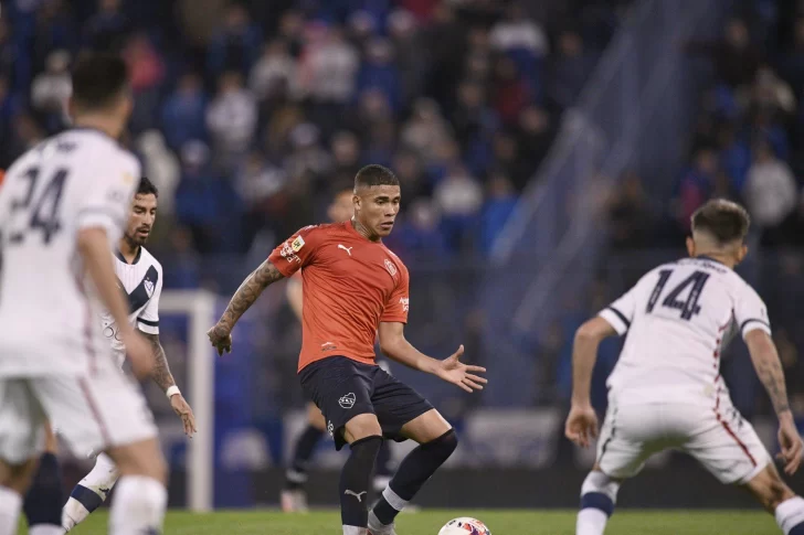 Sobre el final, Vélez consiguió un empate frente a Independiente
