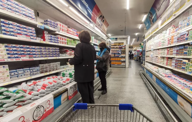 Según el Indec, el costo de la canasta básica alimentaria subió 9,5% en octubre Según el Indec, el costo de la canasta básica alimentaria subió 9,5% en octubre