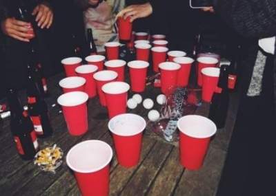 Una chica de 15 años, internada por intoxicarse con alcohol y marihuana Una chica de 15 años, internada por intoxicarse con alcohol y marihuana