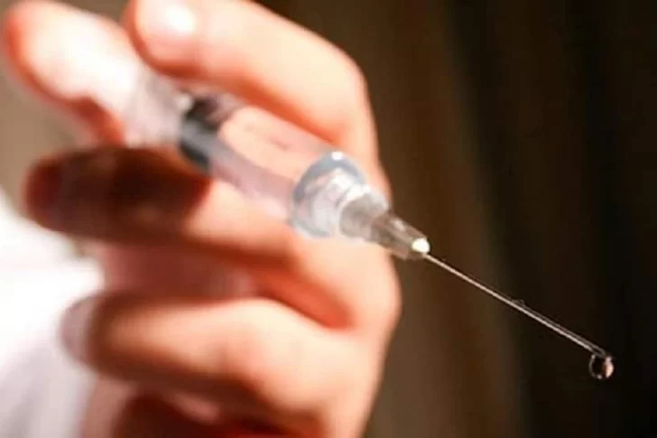 Le inyectaron droga a una estudiante cuando bajó del colectivo