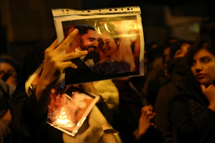 Miles de iraníes salieron a las calles exigiendo la renuncia del Ayatollah