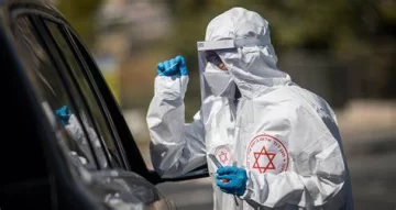 Israel estudia aplicar una cuarta dosis a personas con inmunodeficiencias Israel estudia aplicar una cuarta dosis a personas con inmunodeficiencias