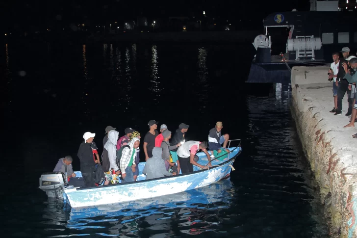 Italia es pura alegría: volvió a golear y se metió en octavos de final
