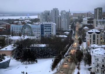 No podían dormir por su bebé y lo dejaron en el balcón: murió de frío No podían dormir por su bebé y lo dejaron en el balcón: murió de frío