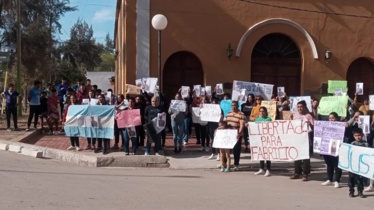 Encendido reclamo por el gendarme jachallero detenido en Rosario por matar a un ladrón Encendido reclamo por el gendarme jachallero detenido en Rosario por matar a un ladrón