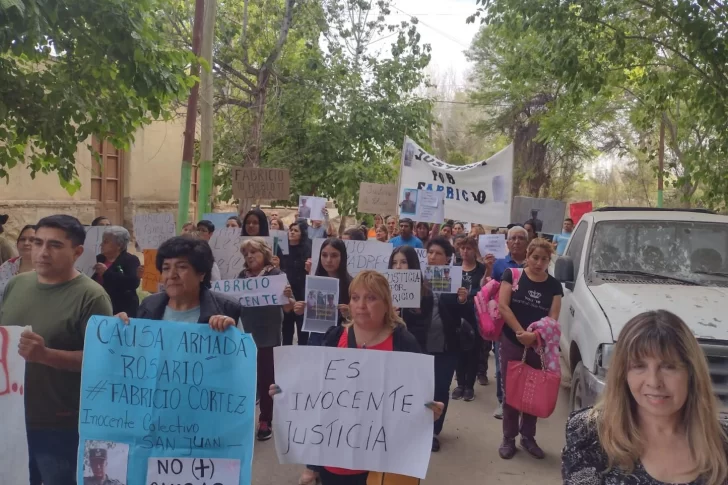 Otra marcha en Jáchal pidiendo por la libertad del gendarme sanjuanino detenido en Rosario