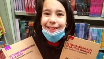 Jano, el niño que es furor en las redes por sus explicaciones sobre física cuántica Jano, el niño que es furor en las redes por sus explicaciones sobre física cuántica