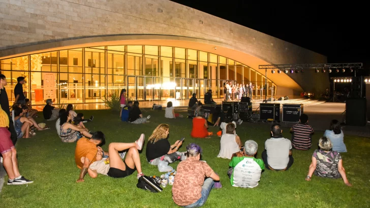 El TB saca la música al jardín El TB saca la música al jardín