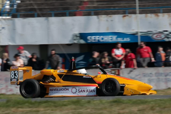 Joaquín Naranjo avanzó 15 posiciones y completó un estupendo sábado en el “Mouras” Joaquín Naranjo avanzó 15 posiciones y completó un estupendo sábado en el “Mouras”