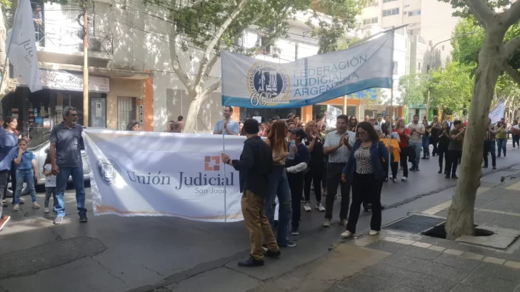 Empleados judiciales marcharon en contra del pago de Ganancias Empleados judiciales marcharon en contra del pago de Ganancias