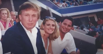 Una exmodelo denunció que Trump la manoseó y besó en un palco del US Open Una exmodelo denunció que Trump la manoseó y besó en un palco del US Open