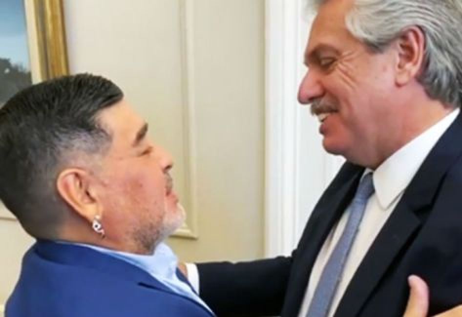 Cande Tinelli y Coti Sorokin compartieron su primera selfie a los besos Cande Tinelli y Coti Sorokin compartieron su primera selfie a los besos