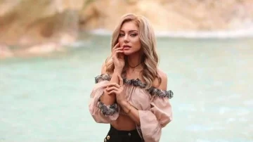 La modelo que llamó psicópata a Vladimir Putin apareció muerta dentro de una valija La modelo que llamó psicópata a Vladimir Putin apareció muerta dentro de una valija