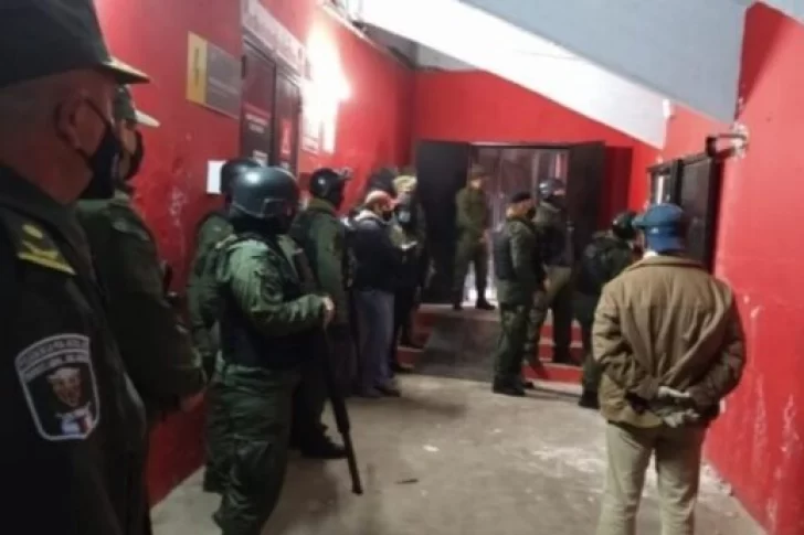 La Policía neutralizó una sala búnker de la barra de Newell’s en el Coloso Bielsa