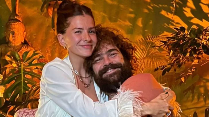 Peter Lanzani fue al cumpleaños de la China Suárez y su look llamó la atención Peter Lanzani fue al cumpleaños de la China Suárez y su look llamó la atención